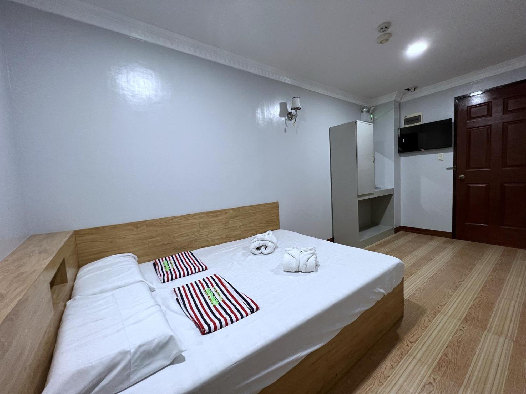 Ging-Ging Tourist Inn Badian Kültér fotó