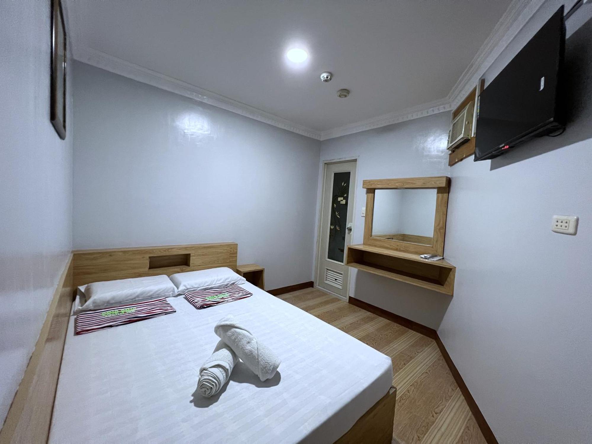 Ging-Ging Tourist Inn Badian Kültér fotó